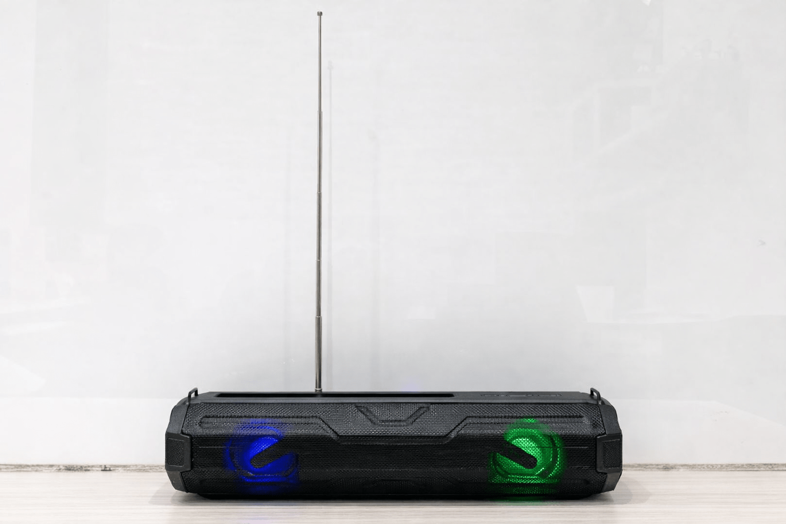 Parlante Bluetooth N218 Portátil 10W con Batería Recargable y Radio FM - Tecnomundointl